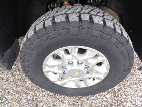 Used 2023 Chevrolet Silverado 2500 LT AWD/4WD image 19