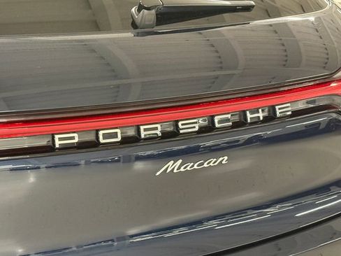Certified 2023 Porsche Macan AWD/4WD image 12