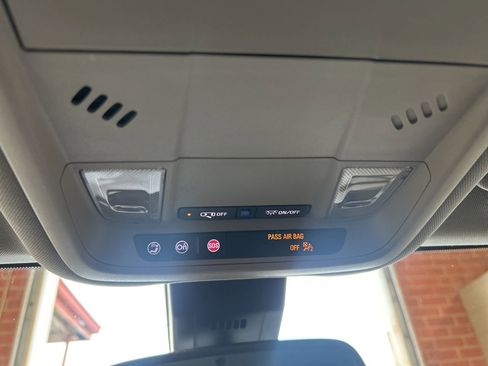 Used 2022 GMC Terrain SLE w/ Driver Convenience Package image 18