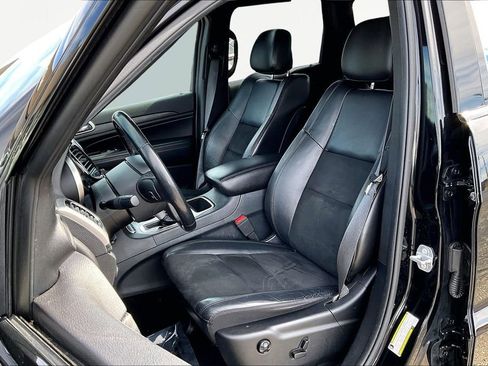 Used 2020 Jeep Grand Cherokee Altitude image 25