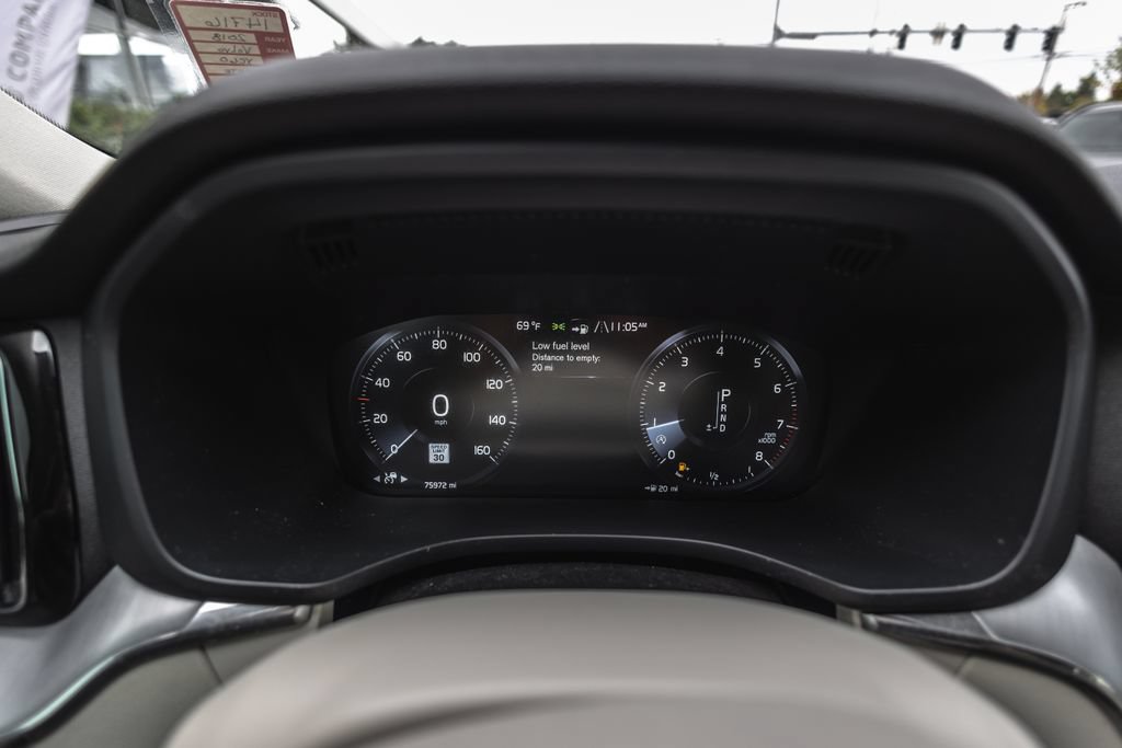 Used 2018 Volvo XC60 T5 Momentum w/ Convenience Package AWD/4WD image 12