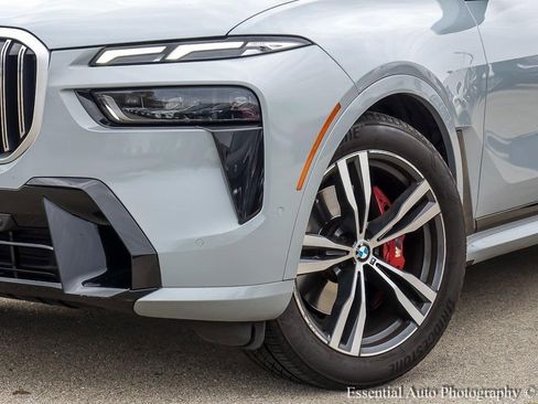 Used 2023 BMW X7 xDrive40i w/ M Sport Package image 4