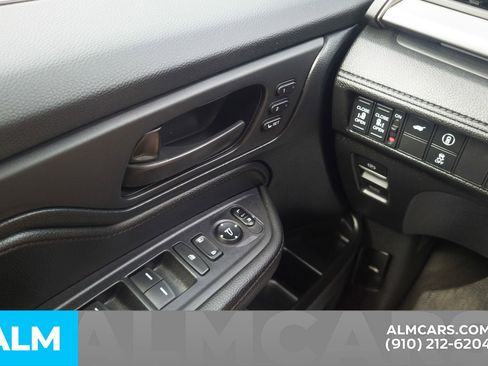 Used 2023 Honda Odyssey Sport image 32