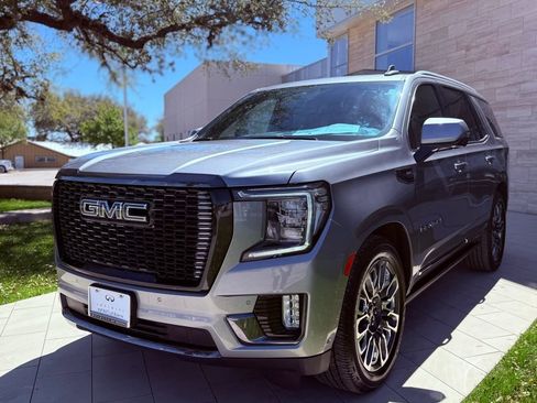 Used 2023 GMC Yukon Denali Ultimate image 2