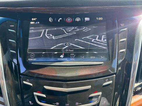Used 2019 Cadillac Escalade ESV Luxury AWD/4WD image 25