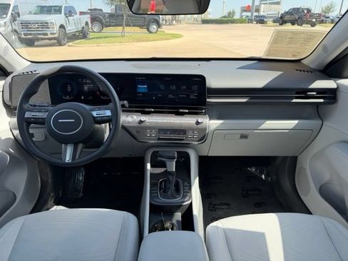 Used 2025 Hyundai Kona SEL FWD image 21