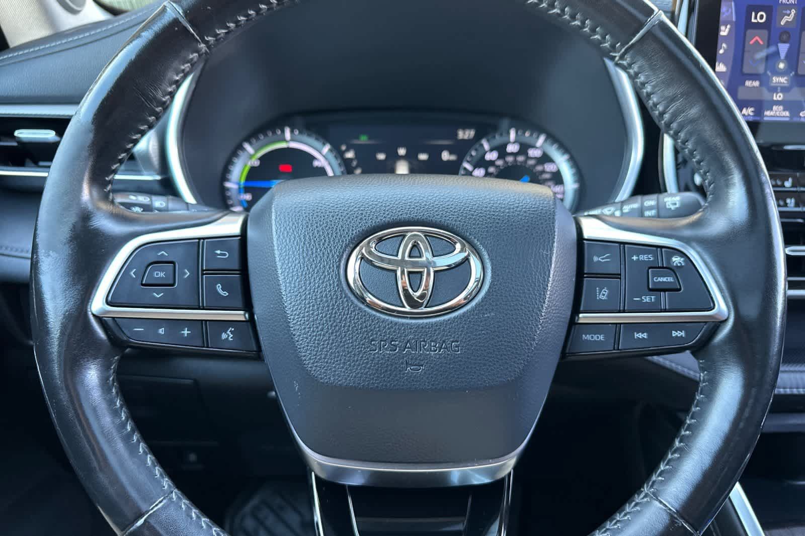 Used 2021 Toyota Highlander Platinum AWD/4WD image 24