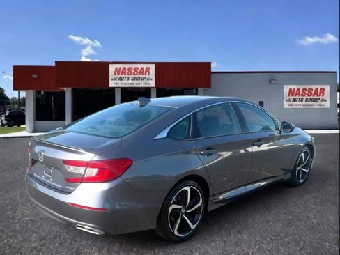 Used 2018 Honda Accord Sport image 5