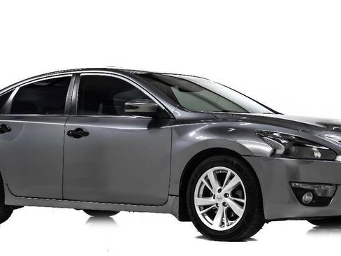 Used 2014 Nissan Altima 2.5 SV w/ Convenience Package image 1