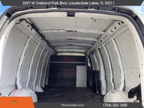 Used 2017 GMC Savana 3500 Extended image 46