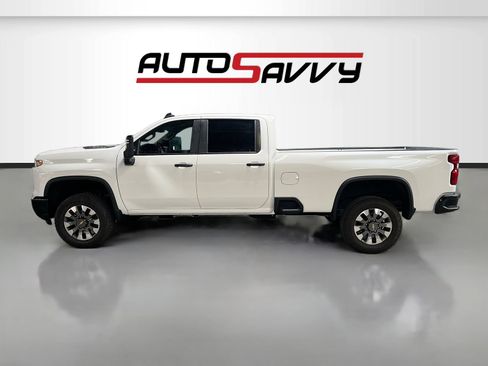 Used 2024 Chevrolet Silverado 2500 Custom w/ Custom Convenience Package AWD/4WD image 4