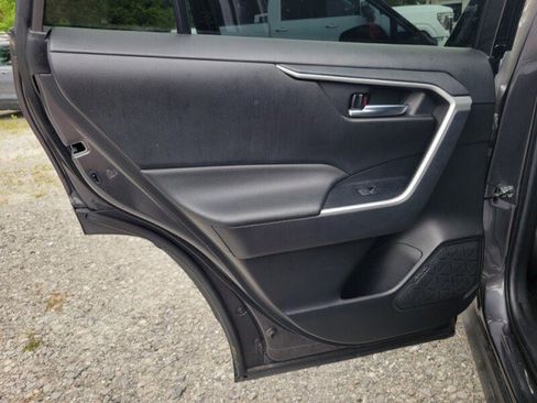 Used 2022 Toyota RAV4 XLE FWD image 26