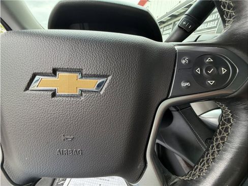 Used 2018 Chevrolet Suburban LT RWD image 35