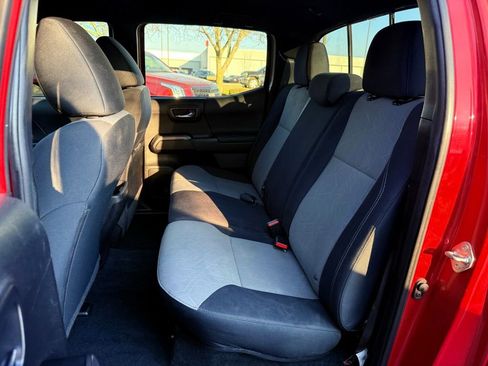 Used 2021 Toyota Tacoma TRD Off-Road image 33