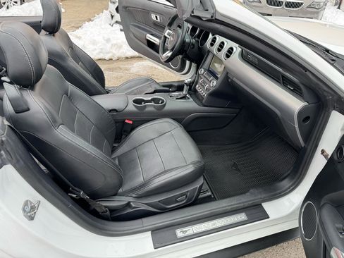 Used 2020 Ford Mustang GT Premium image 19