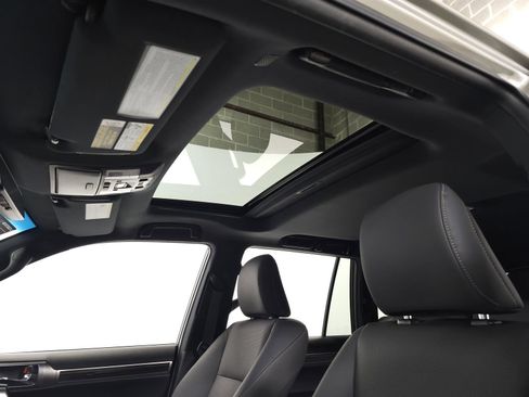 Used 2022 Lexus GX 460 Premium w/ Premium Package image 18