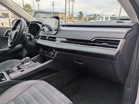 Used 2024 Mitsubishi Outlander SE image 33