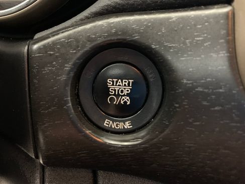 Used 2015 Jeep Grand Cherokee Laredo w/ Quick Order Package 23E AWD/4WD image 14