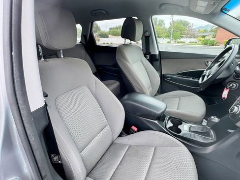 Used 2017 Hyundai Santa Fe SE image 13