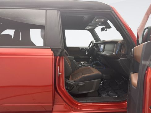 Used 2023 Ford Bronco Outer Banks AWD/4WD image 17