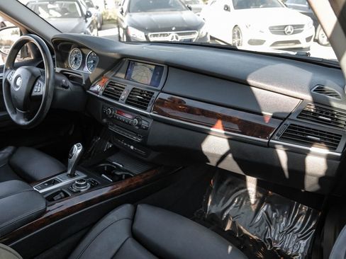 Used 2013 BMW X5 xDrive50i image 10