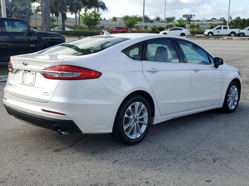 Used 2019 Ford Fusion SE image 5