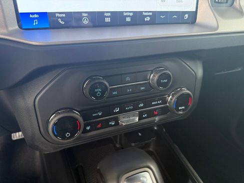 Used 2025 Ford Bronco Outer Banks image 40