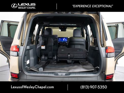 Used 2025 Lexus GX 550 image 18