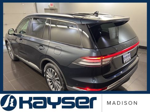 Used 2022 Lincoln Aviator Reserve w/ Equipment Group 201A AWD/4WD image 4