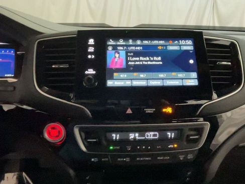 Certified 2024 Honda Passport Black Edition image 33