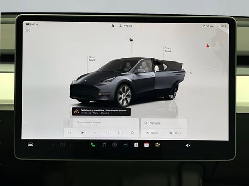 Used 2023 Tesla Model Y Long Range AWD/4WD image 23