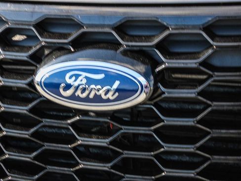 Used 2025 Ford Explorer ST-Line w/ ST-Line Street Pack AWD/4WD image 6