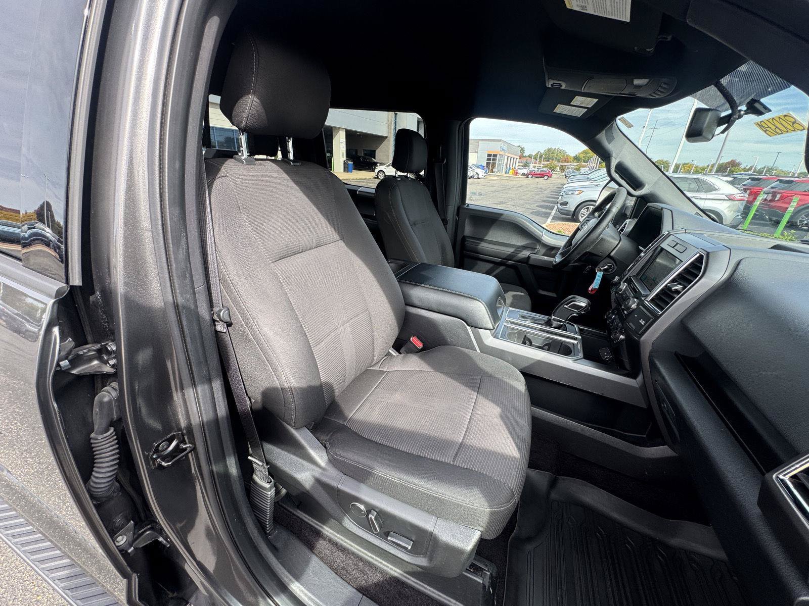 Used 2016 Ford F150 XLT w/ Equipment Group 302A Luxury AWD/4WD image 21