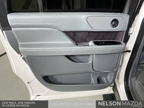 Used 2019 Lincoln Navigator L Select RWD image 18