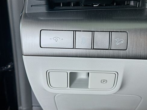 Used 2025 Hyundai Kona SEL FWD image 15