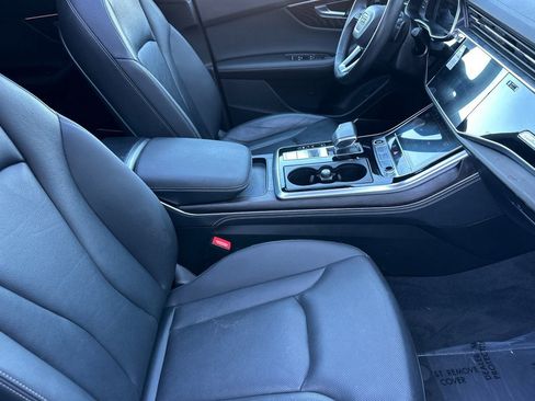 Used 2023 Audi Q8 Prestige w/ Prestige Package image 31