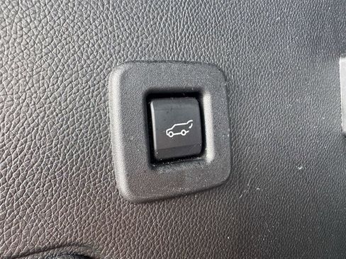Used 2017 Ford Expedition EL Platinum AWD/4WD image 30