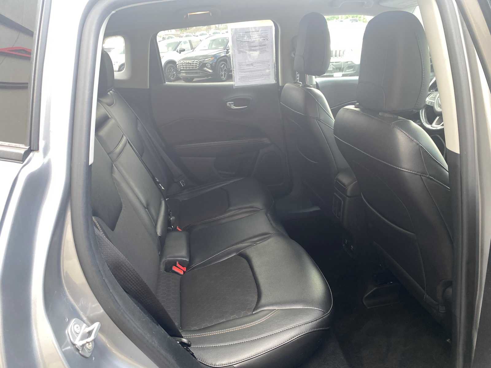 Used 2018 Jeep Compass Latitude w/ Popular Equipment Group AWD/4WD image 23
