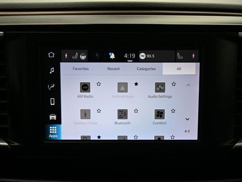 Used 2023 Chrysler Voyager LX image 17