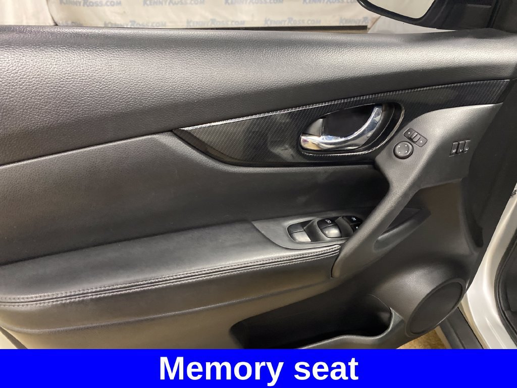 Used 2017 Nissan Rogue SL AWD/4WD image 8