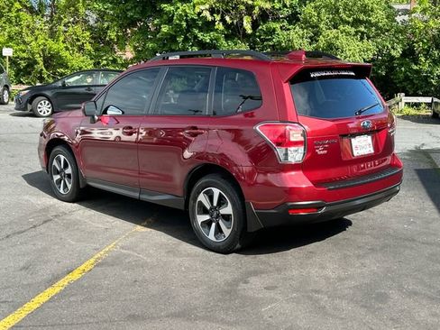 Used 2017 Subaru Forester 2.5i Premium AWD/4WD image 3