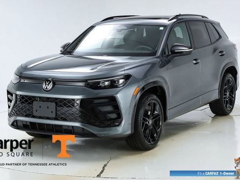 Used 2025 Volkswagen Tiguan SE R-Line image 38