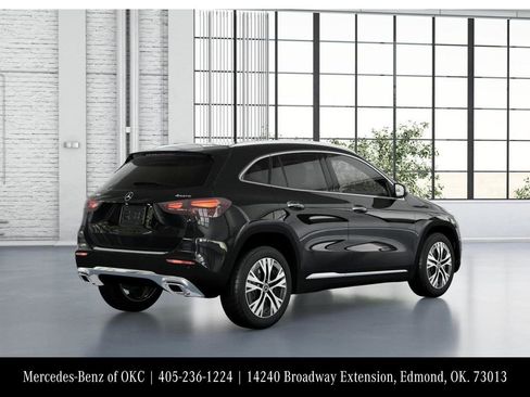 Used 2025 Mercedes-Benz GLA 250 4MATIC image 21