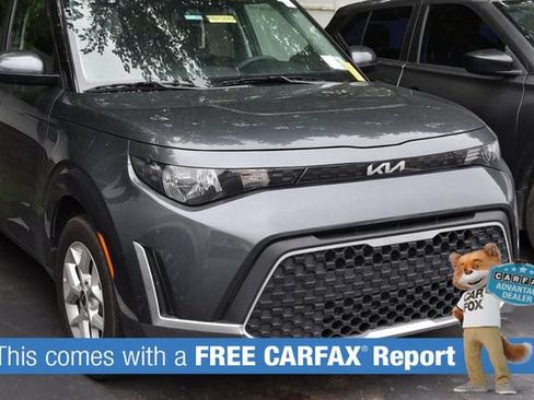 Used 2025 Kia Soul LX w/ LX Technology Package FWD image 2