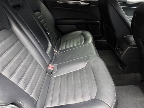 Used 2017 Ford Fusion SE image 14