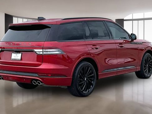 Used 2025 Lincoln Aviator Reserve w/ Equipment Group 201A AWD/4WD image 2