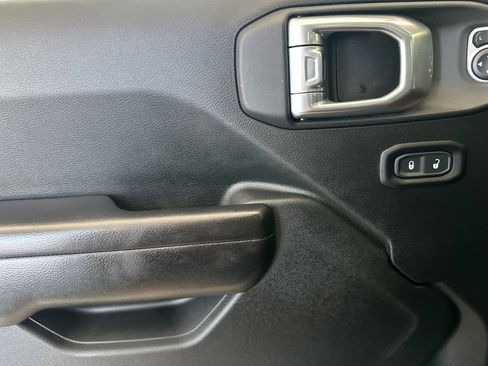 Used 2021 Jeep Wrangler Unlimited Sport AWD/4WD image 12
