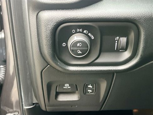 Used 2020 RAM 1500 Big Horn image 10