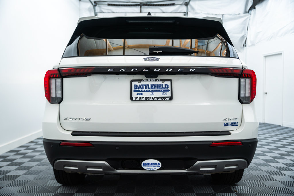 Certified 2025 Ford Explorer Active w/ Active Comfort Package AWD/4WD image 6