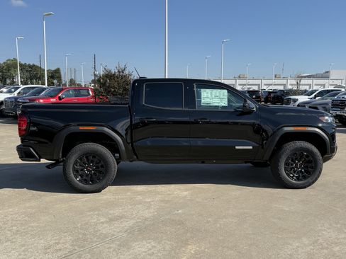 New 2026 GMC Canyon Elevation w/ Convenience Package image 3